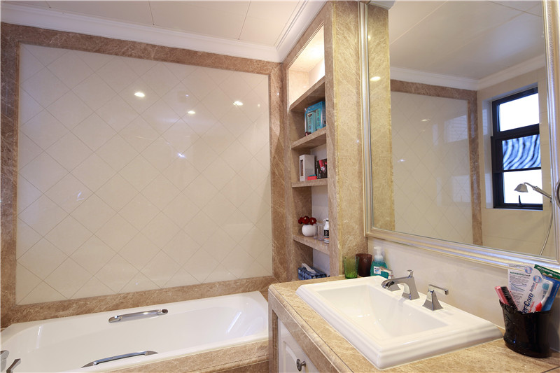 07衛(wèi)生間實(shí)景照片